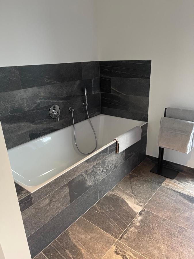 Basalt Lodge Am Lehnitzsee أورانينبورغ المظهر الخارجي الصورة